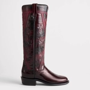 Dora :: Black Cherry